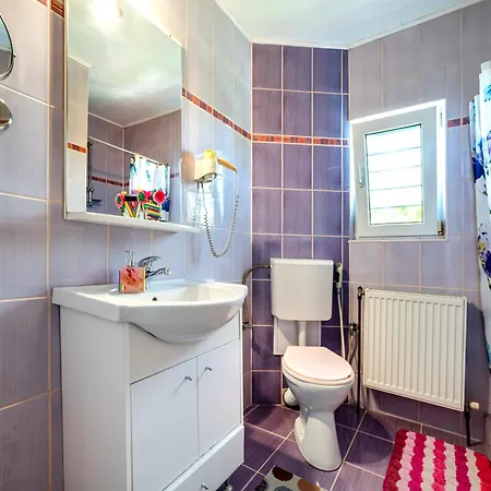 Flory De Inchiriat 3*