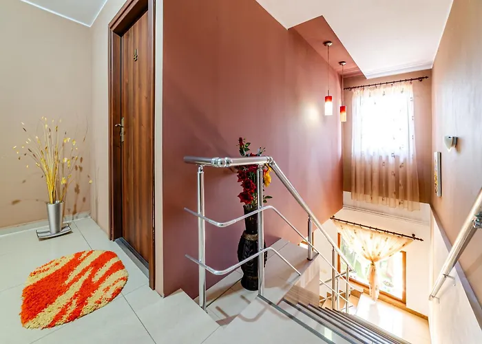 Pensión Flory De Inchiriat