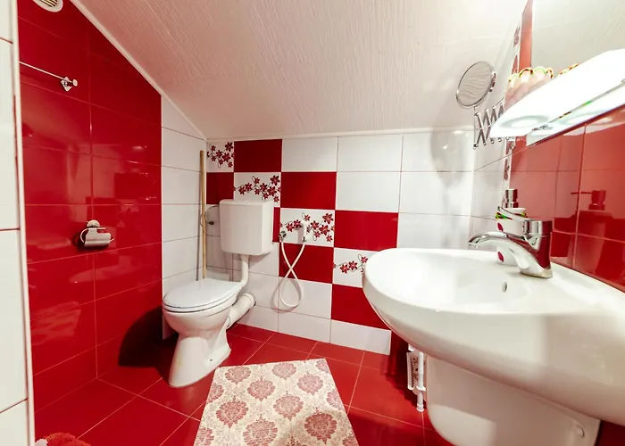 Flory De Inchiriat 3*