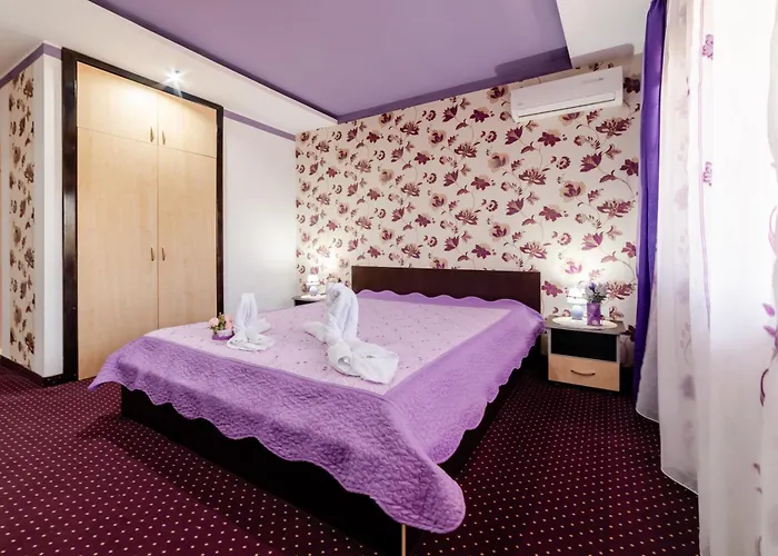 Flory De Inchiriat Pensión 3*