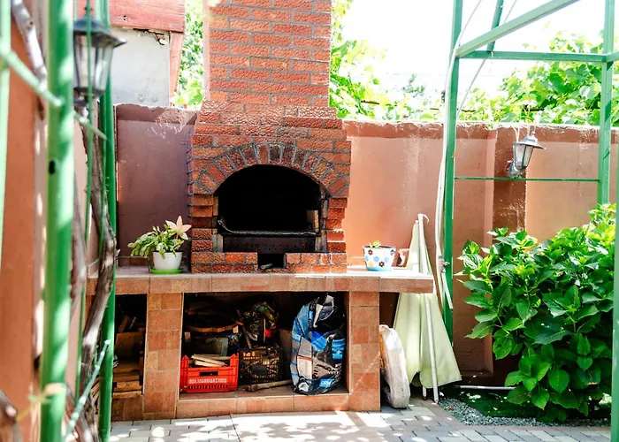 Pensión Flory De Inchiriat