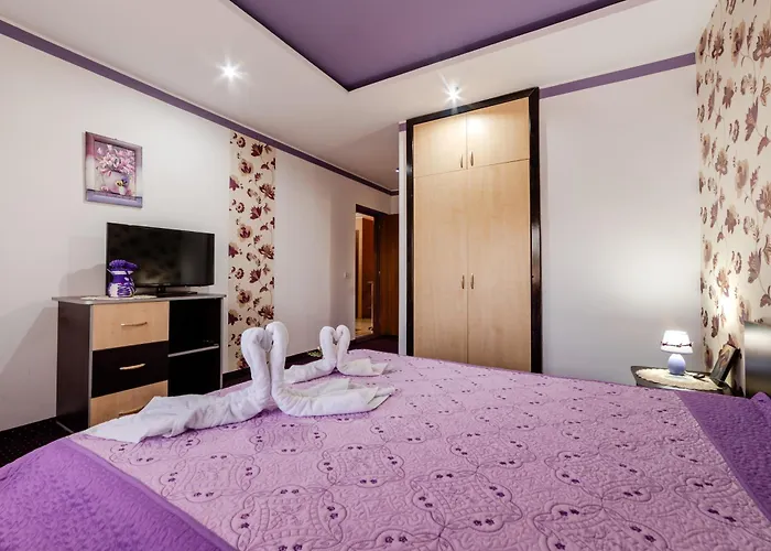 Flory De Inchiriat Pensión 3*