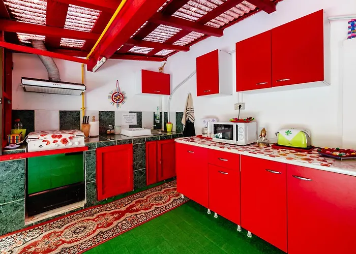 Pensión Flory De Inchiriat 3*