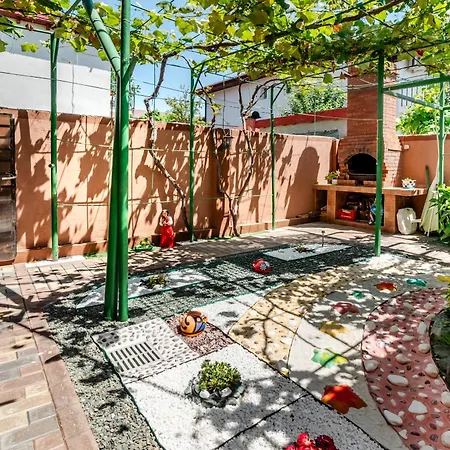 De Inchiriat Flory Guest house