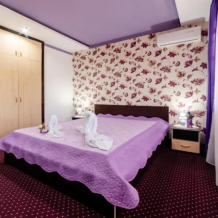 De Inchiriat Flory Guest house 3*