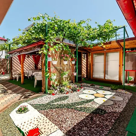 Guest house De Inchiriat Flory